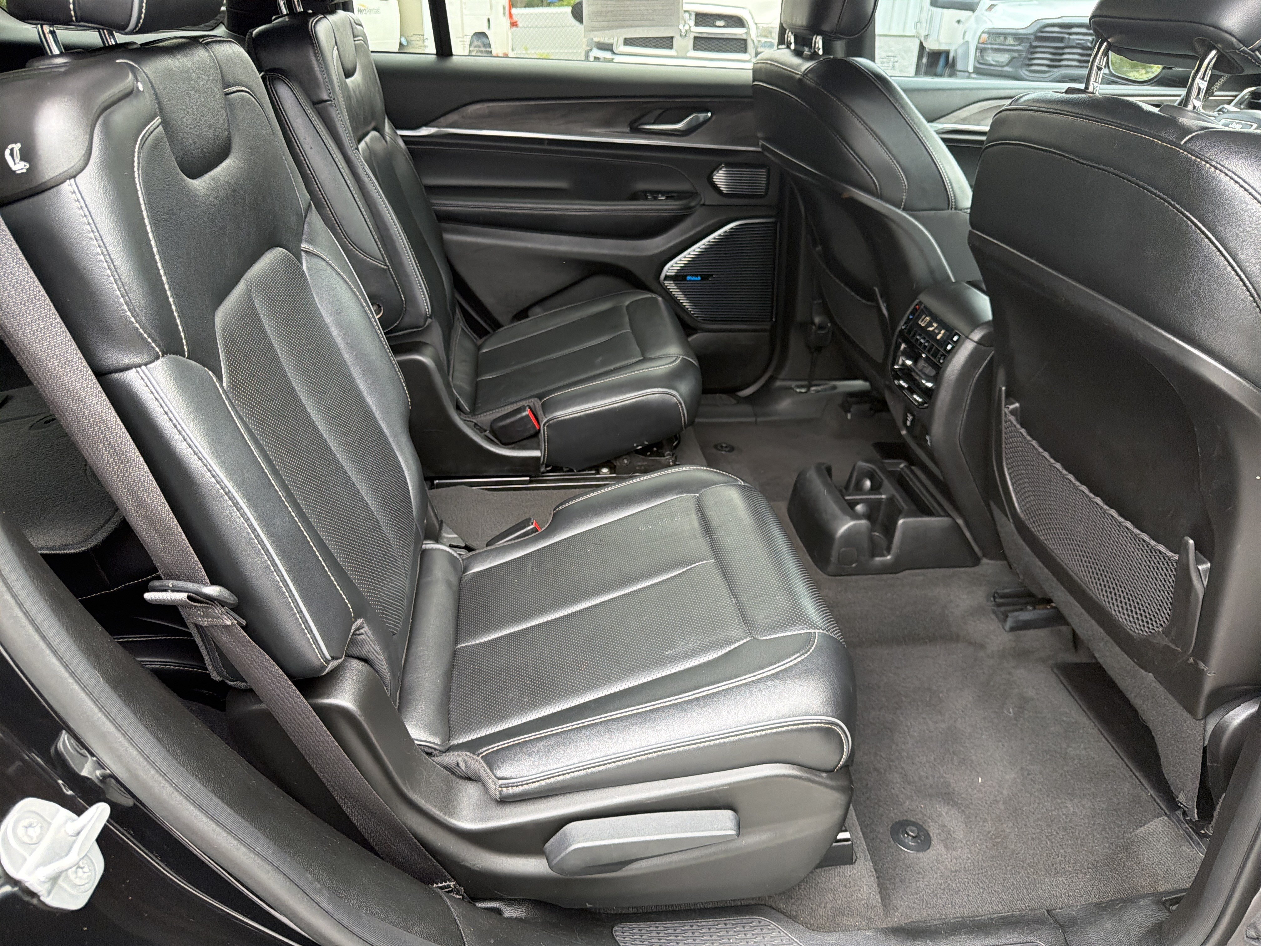 Used 2022 Jeep Grand Cherokee L Overland AWD/4WD image 18