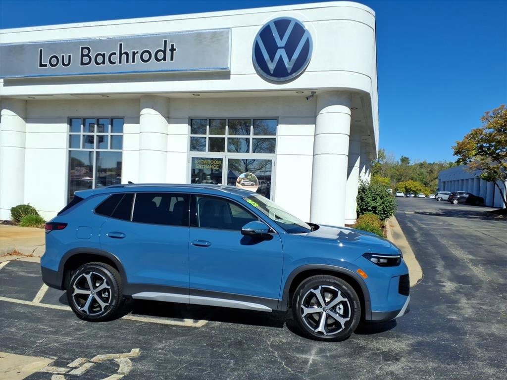 New 2025 Volkswagen Tiguan SE image 1