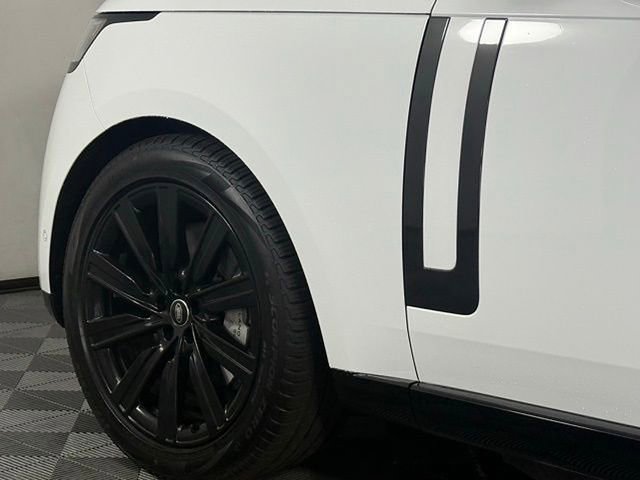 New 2025 Land Rover Range Rover SE image 16