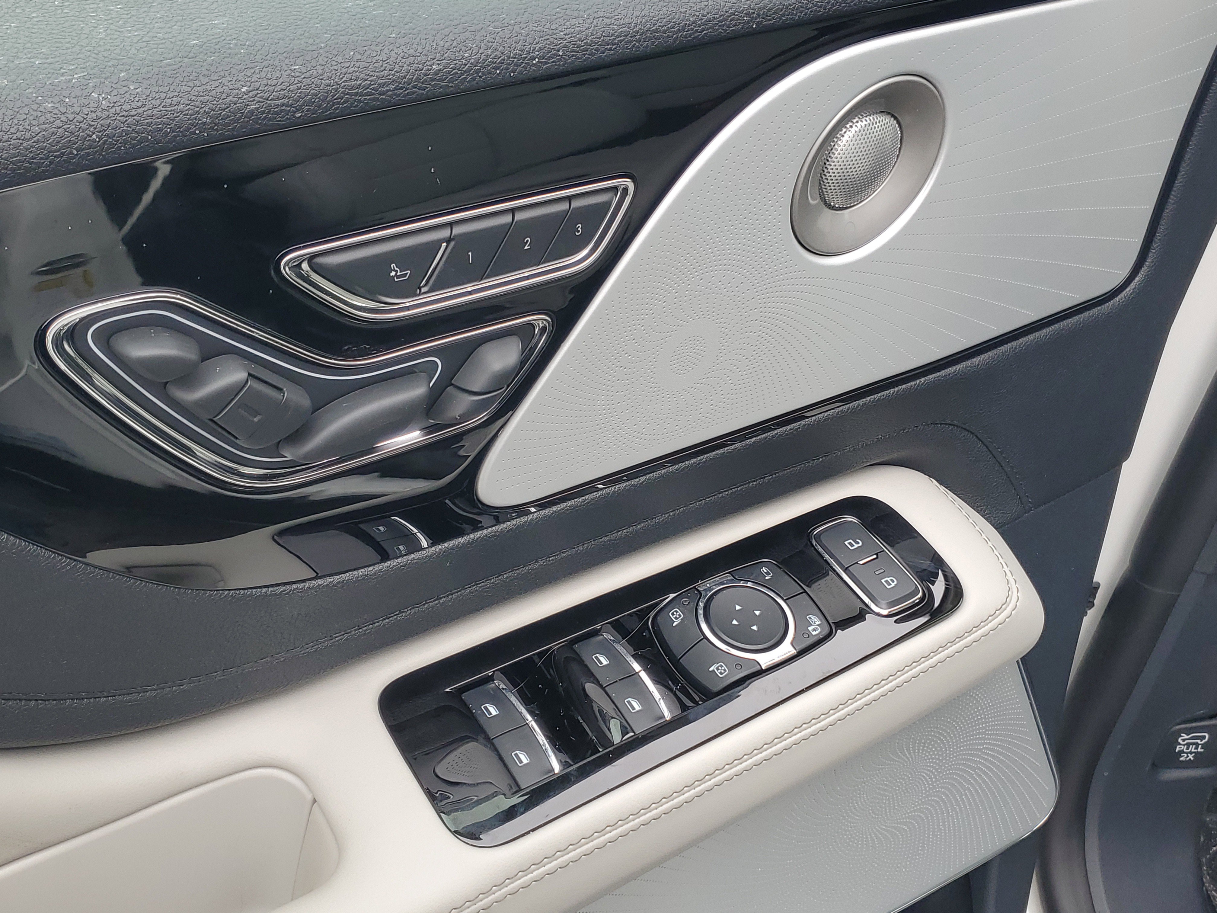 New 2026 Lincoln Aviator Reserve image 9