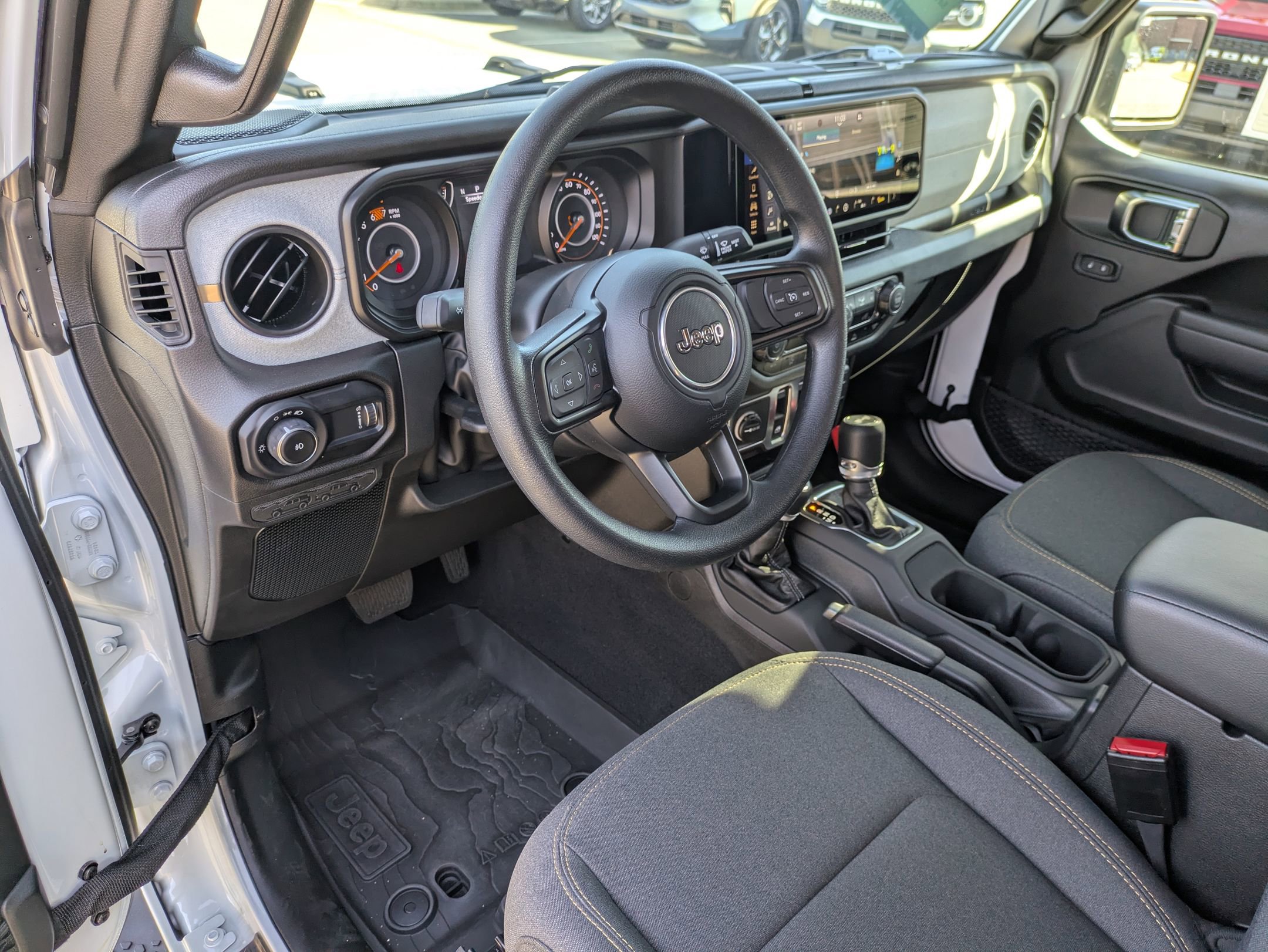 Used 2025 Jeep Wrangler Sport image 14