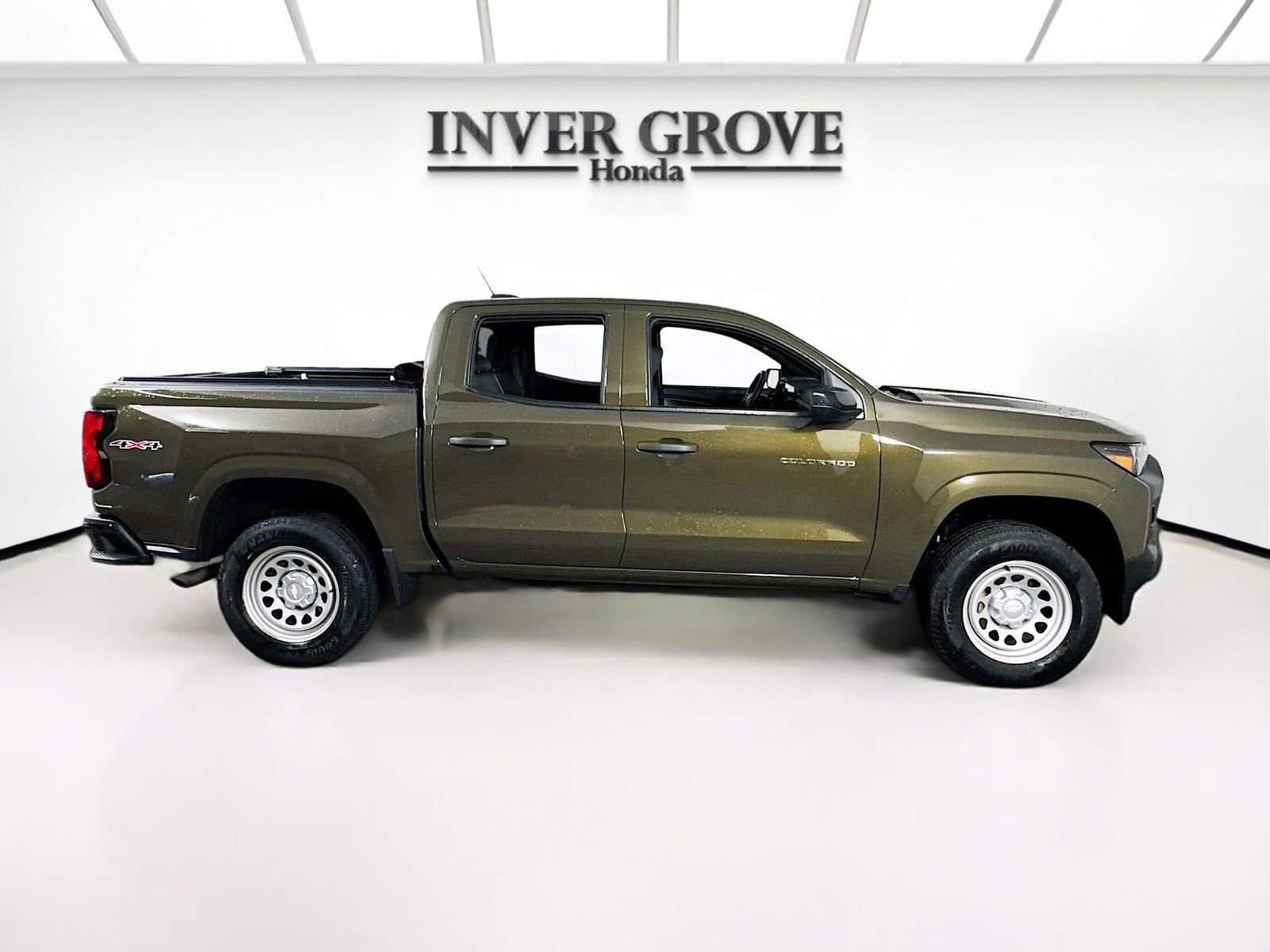 Used 2023 Chevrolet Colorado W/T w/ WT Convenience Package II AWD/4WD image 4