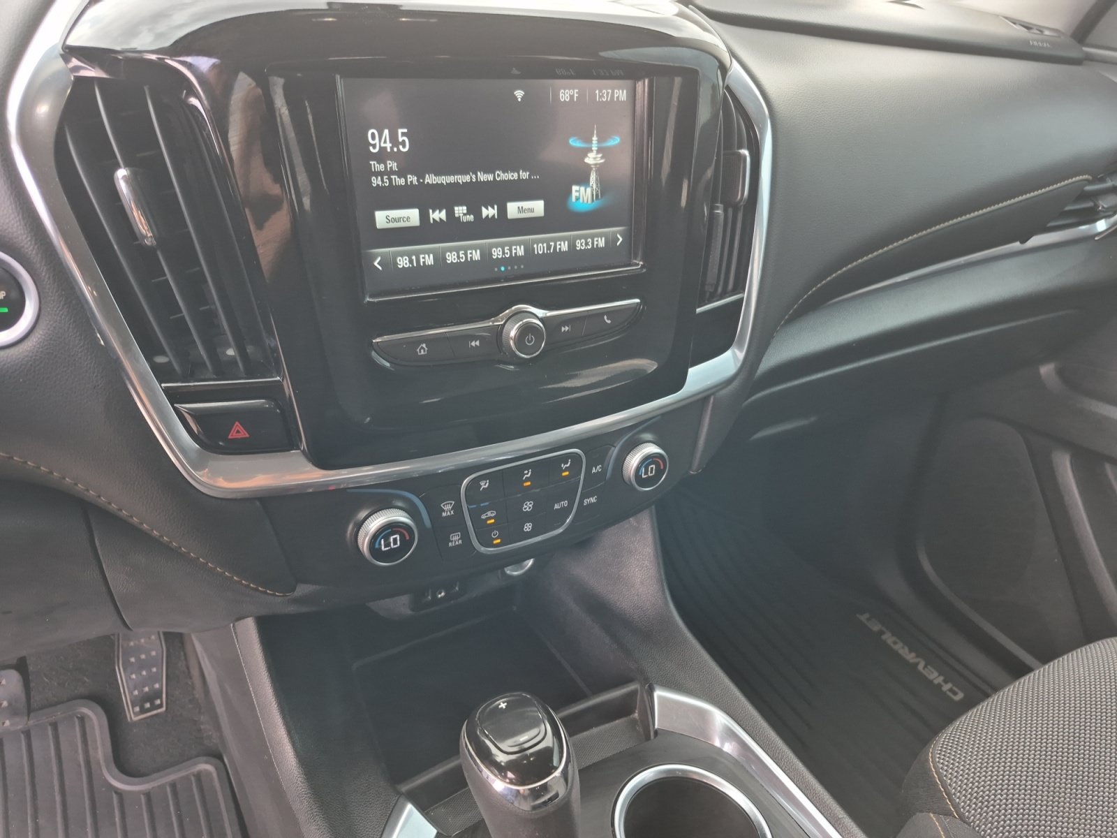 Used 2018 Chevrolet Traverse LS FWD image 11