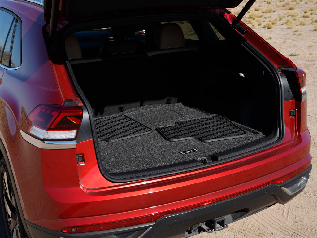 Used 2025 Volkswagen Atlas Cross Sport SE w/ Panoramic Sunroof Package image 13