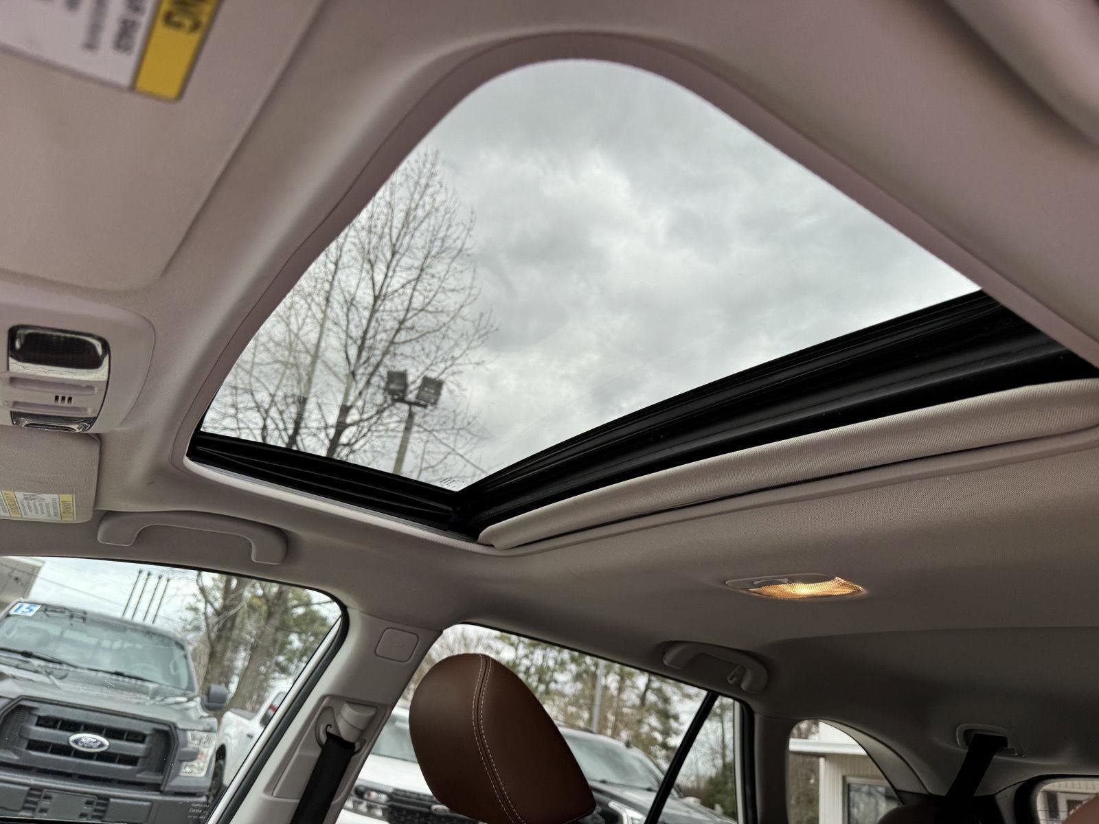 Used 2017 Subaru Outback 3.6R Touring w/ Popular Package #5A image 5