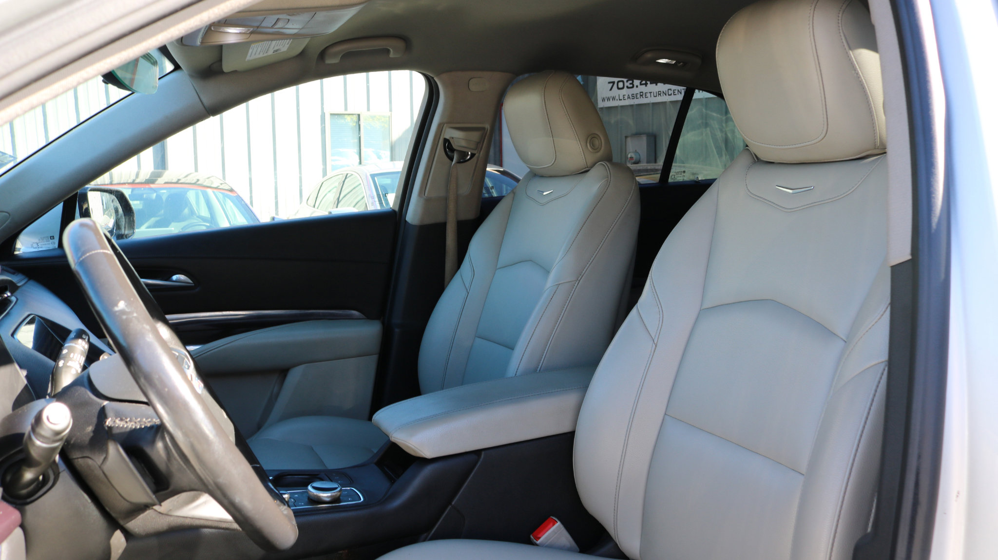 Used 2021 Cadillac XT4 Luxury w/ Cold Weather Package image 25