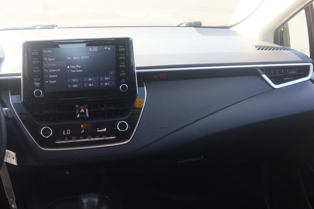 Used 2020 Toyota Corolla LE FWD image 19