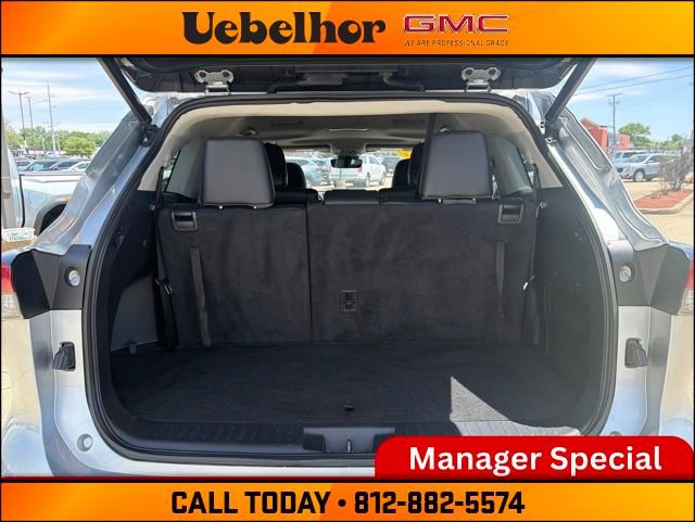 Used 2023 Toyota Highlander XLE FWD image 12