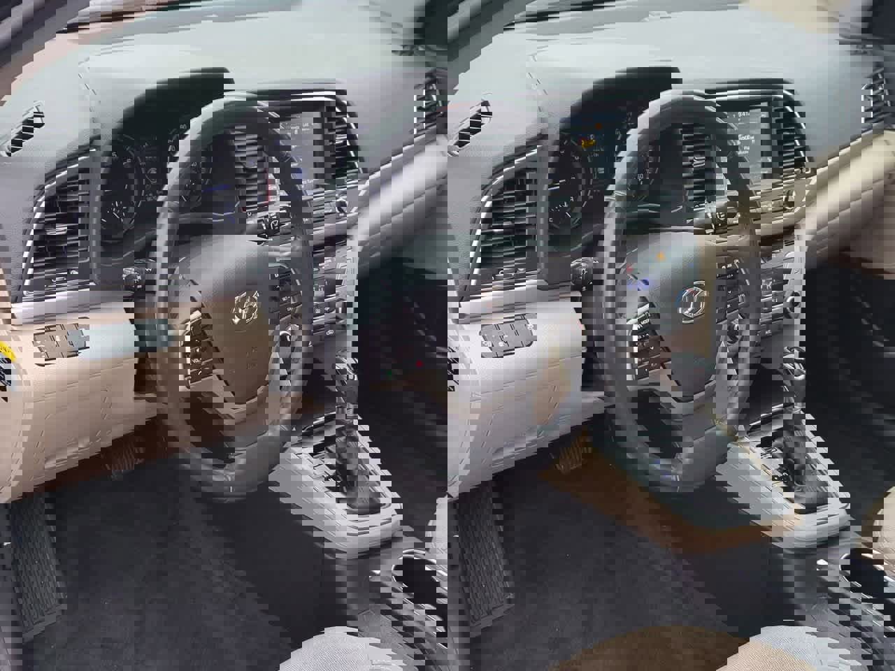 Used 2017 Hyundai Elantra Value Edition image 2