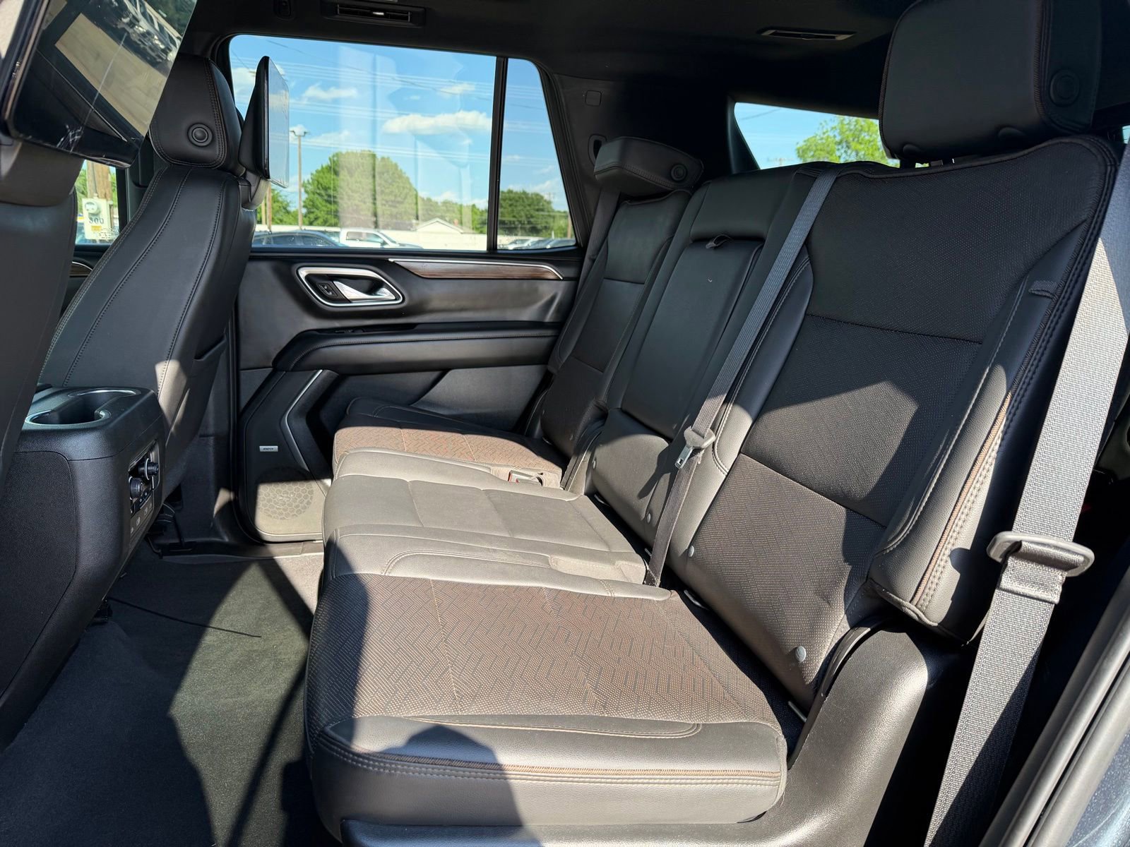 Used 2021 Chevrolet Tahoe High Country w/ Premium Package RWD image 20