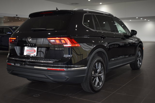 Used 2022 Volkswagen Tiguan SE AWD/4WD image 11