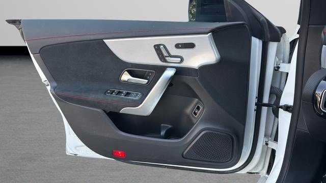 Used 2022 Mercedes-Benz CLA 250 image 10