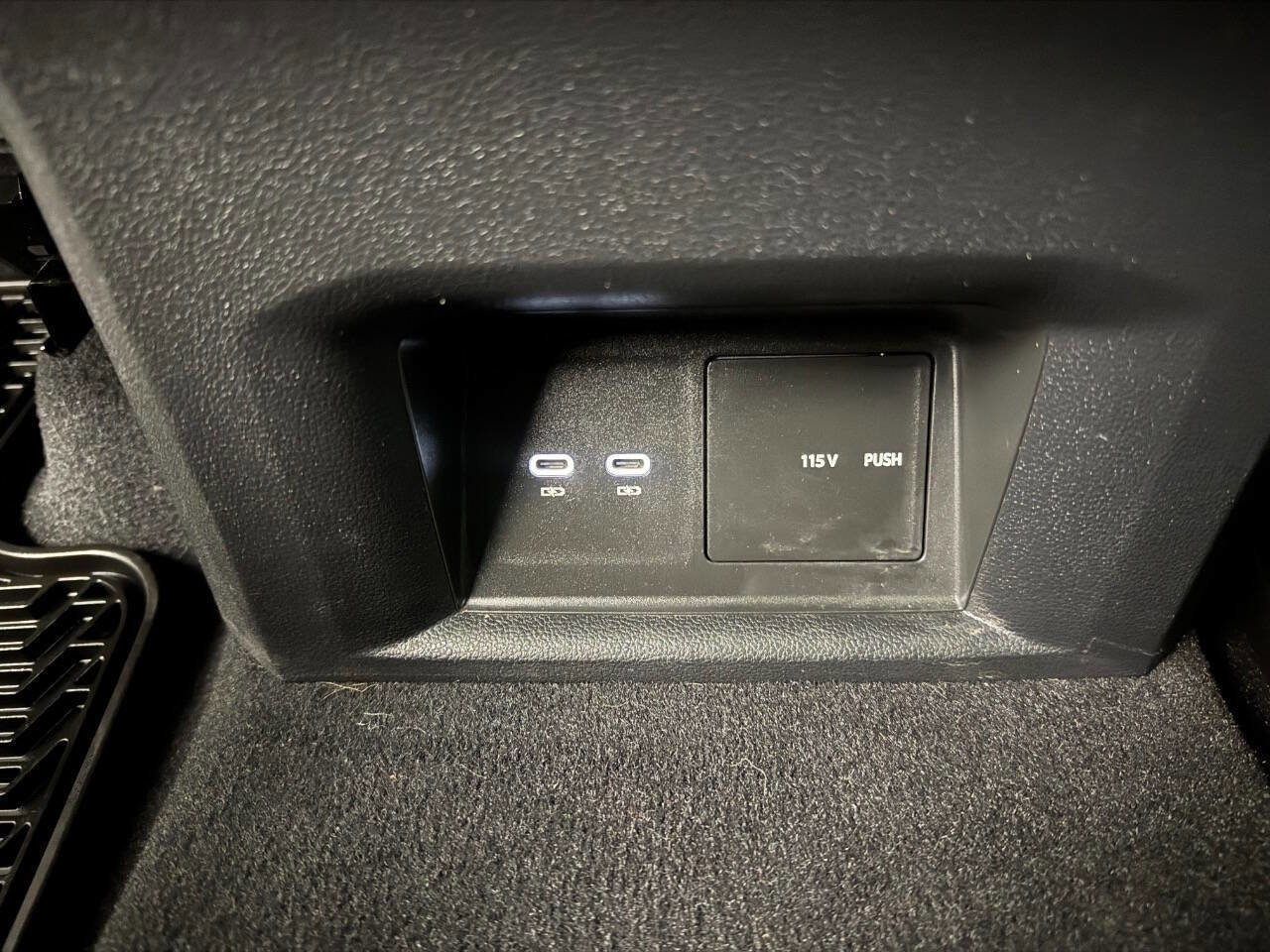 Used 2022 Volkswagen Atlas Cross Sport SE image 26