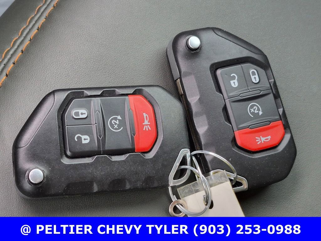 Used 2025 Jeep Gladiator Mojave image 40