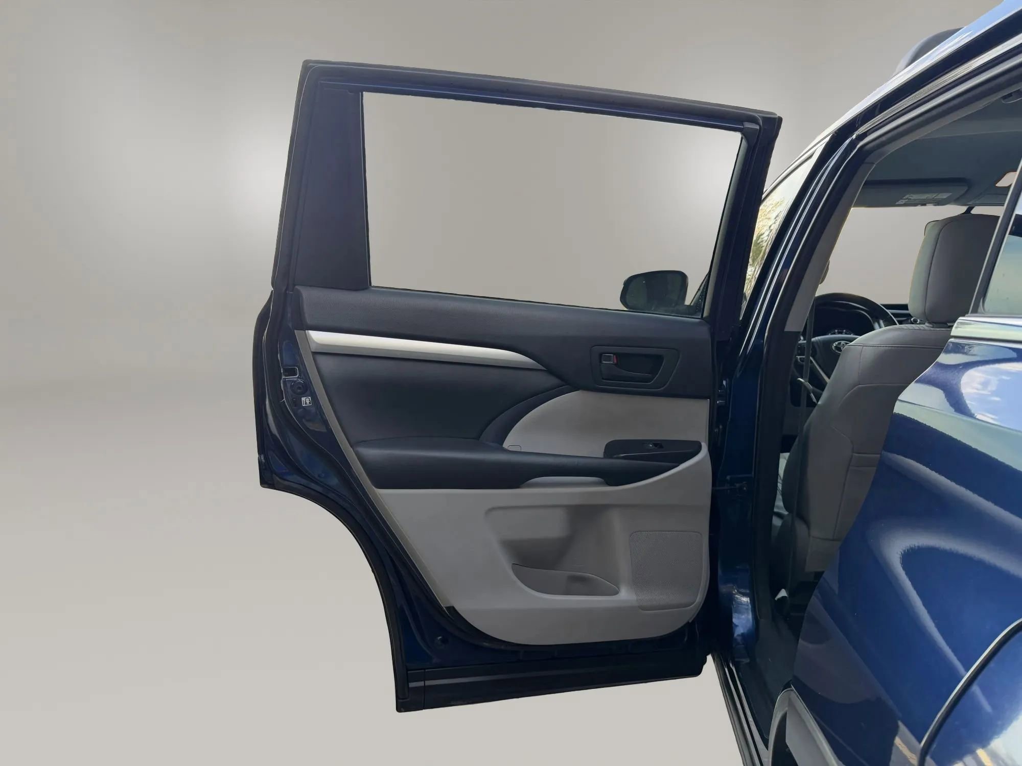 Used 2015 Toyota Highlander Plus image 33