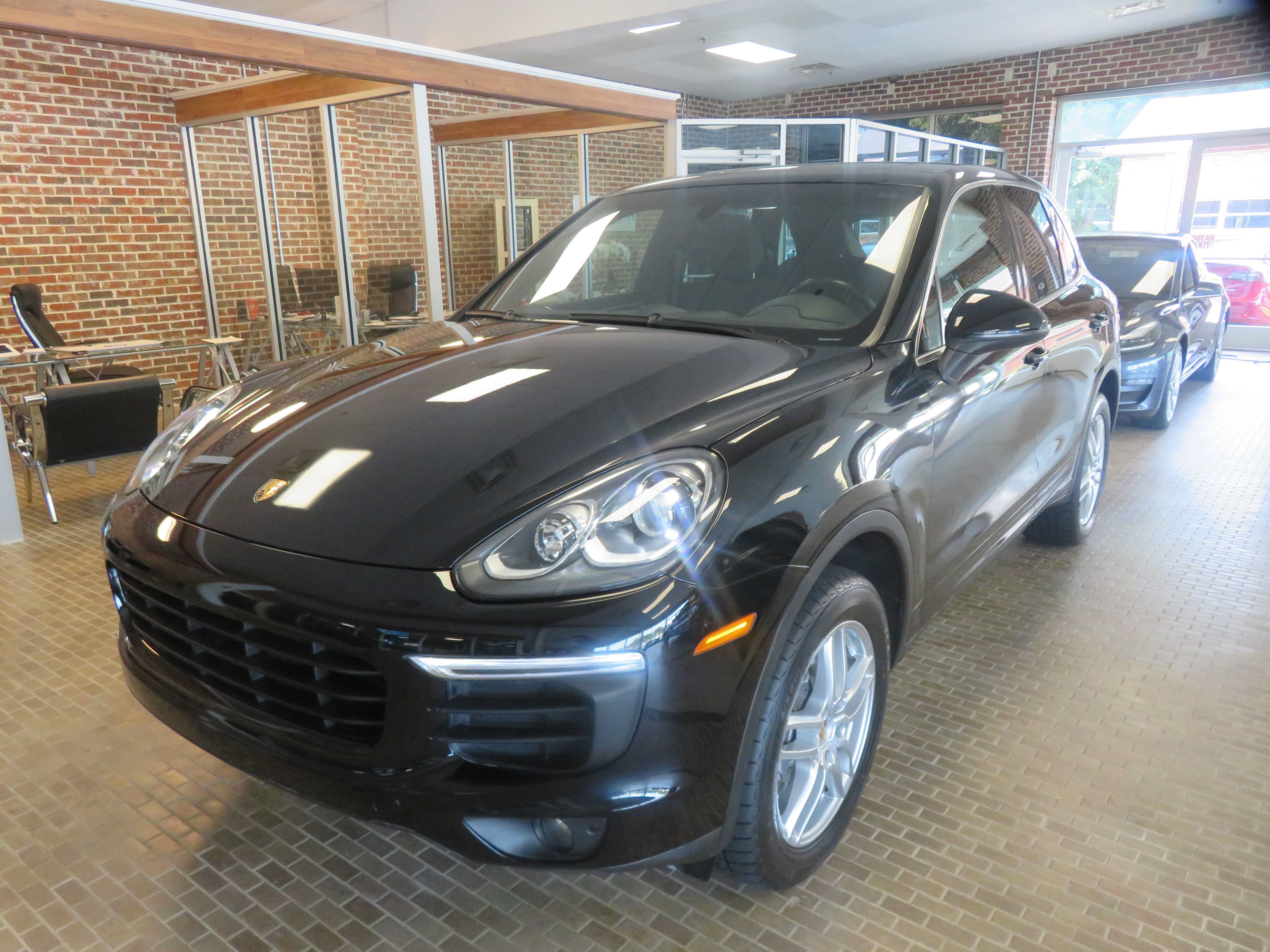 Used 2016 Porsche Cayenne AWD/4WD image 75