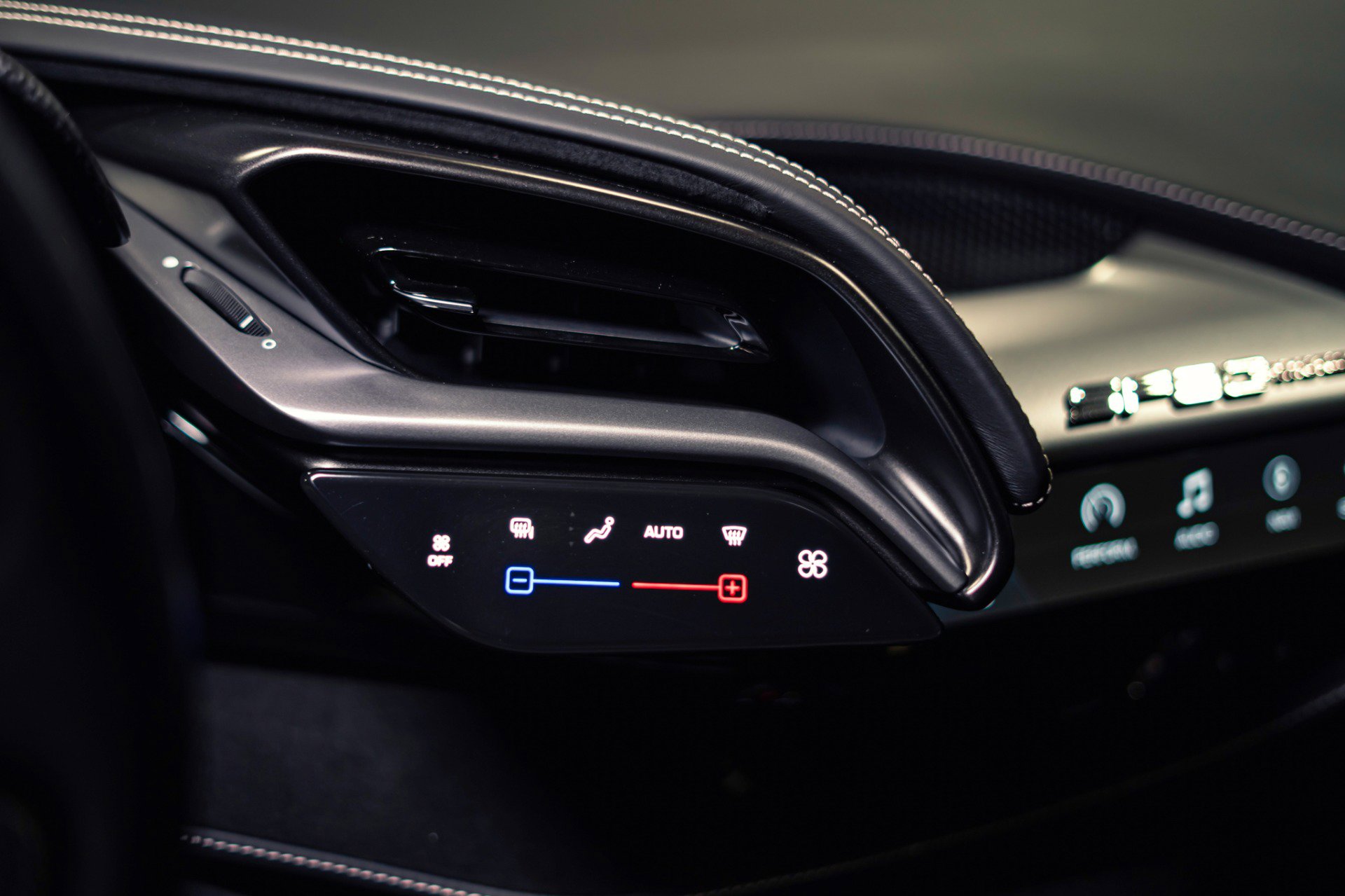 Used 2021 Ferrari SF90 Stradale image 28