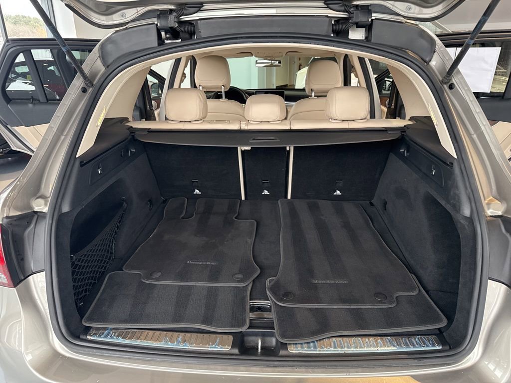 Used 2020 Mercedes-Benz GLC 300 4MATIC image 21