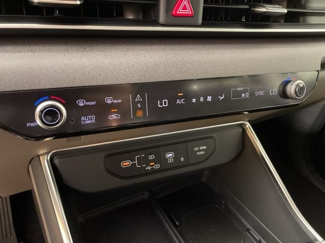 New 2026 Kia Carnival EX FWD image 22