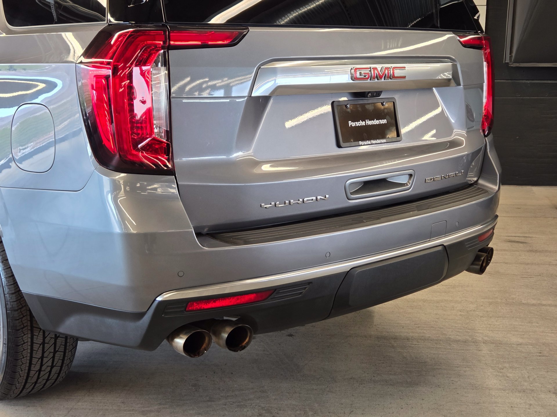 Used 2021 GMC Yukon Denali w/ Denali Premium Package AWD/4WD image 8