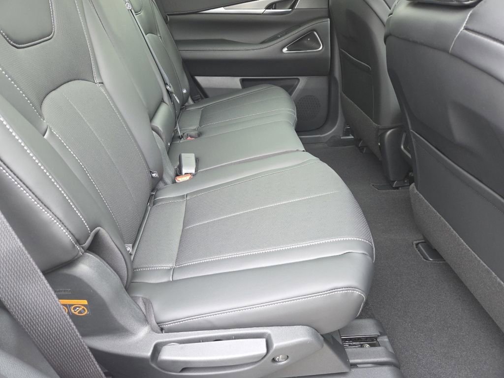 New 2026 INFINITI QX60 Luxe image 32