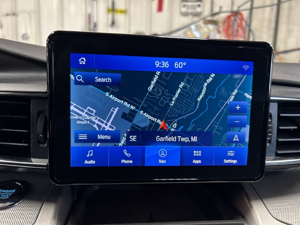 Used 2022 Ford Explorer XLT w/ Equipment Group 202A AWD/4WD image 27
