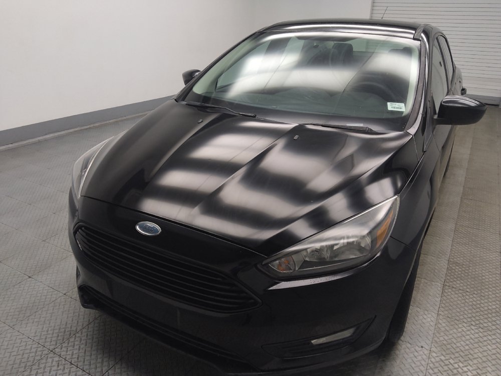 Used 2018 Ford Focus SE w/ SE Appearance Package FWD image 15