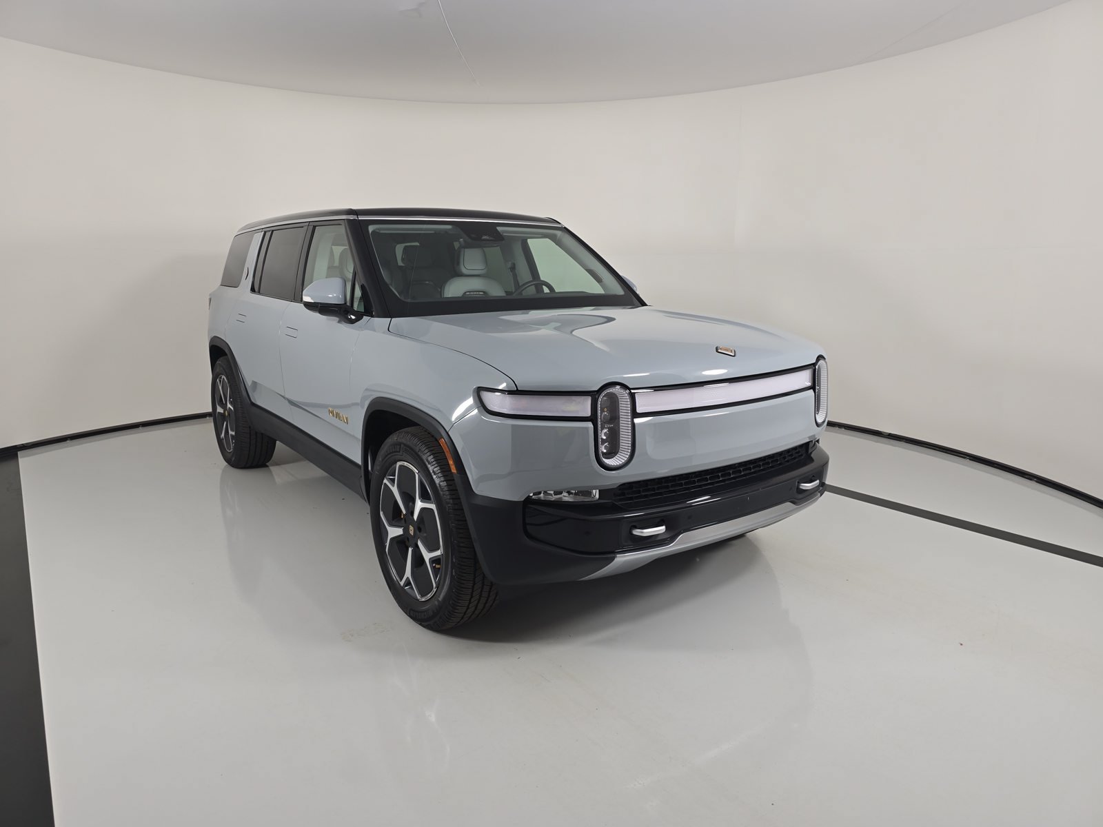 Used 2024 Rivian R1S Adventure Quad AWD/4WD image 7