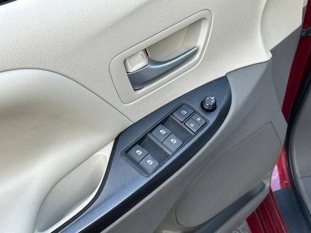 Used 2015 Toyota Sienna LE FWD image 22