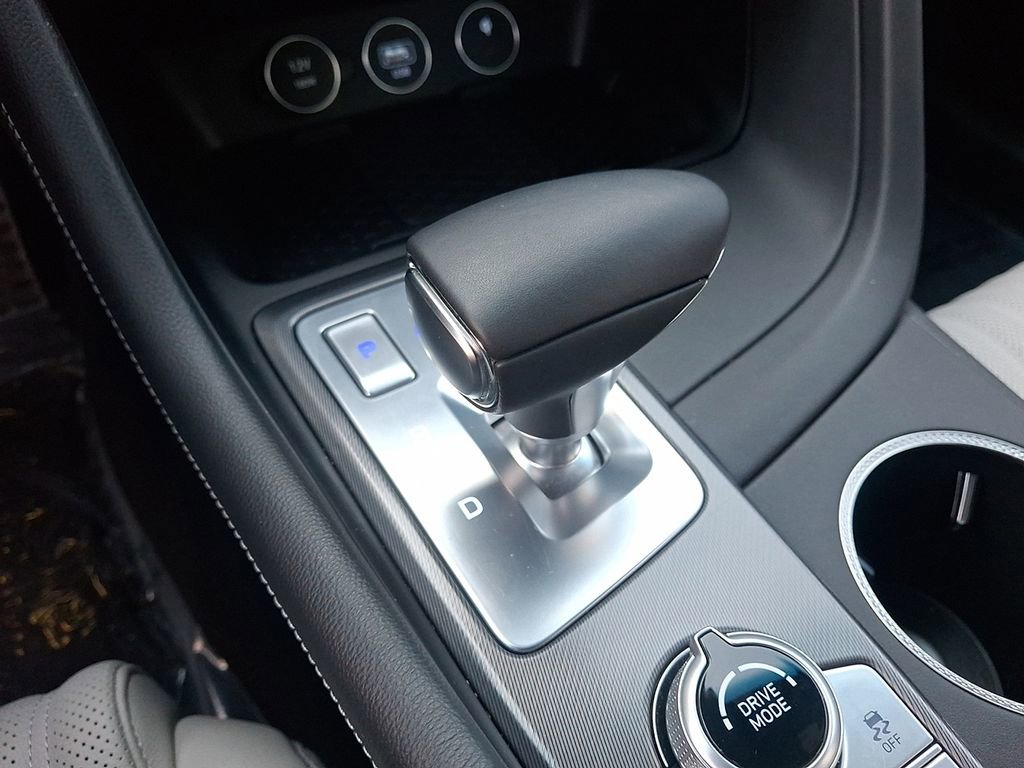 Used 2025 Genesis G70 2.5T w/ Sport Prestige Package image 12