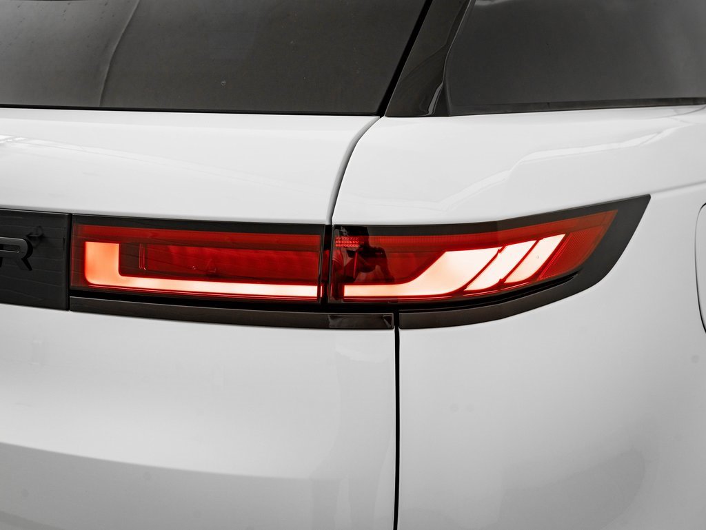 New 2026 Land Rover Range Rover Sport Dynamic SE image 16