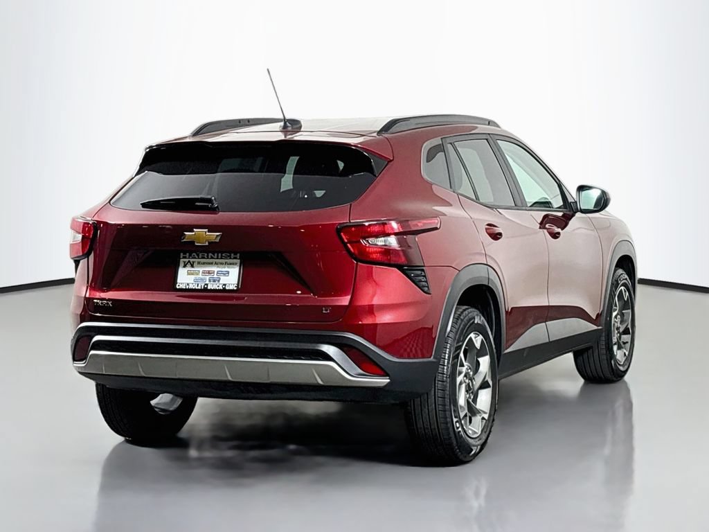Used 2024 Chevrolet Trax LT w/ Sunroof Package FWD image 8