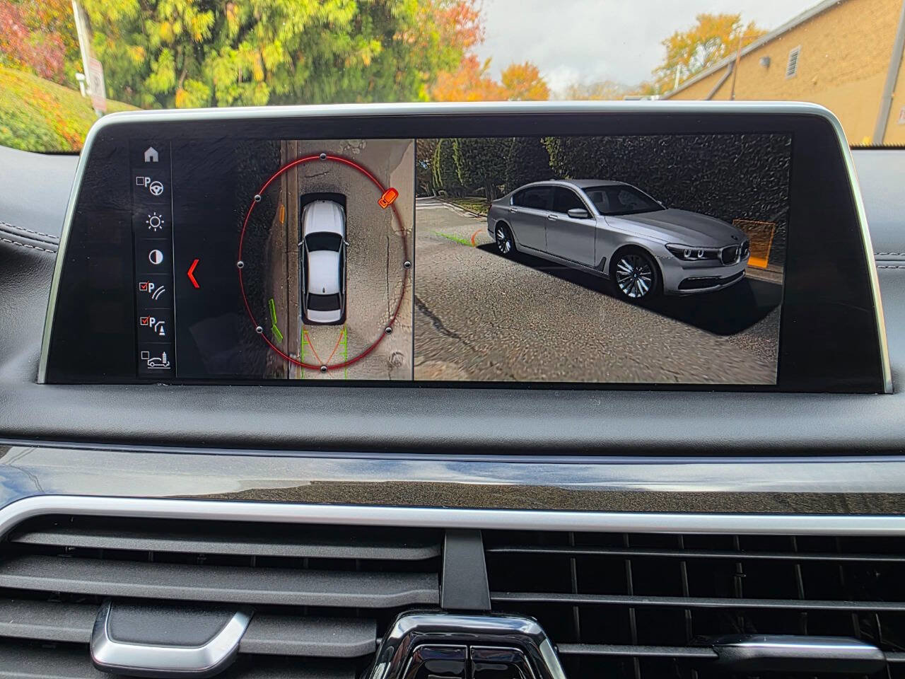 Used 2019 BMW 750i xDrive w/ Executive Package image 32