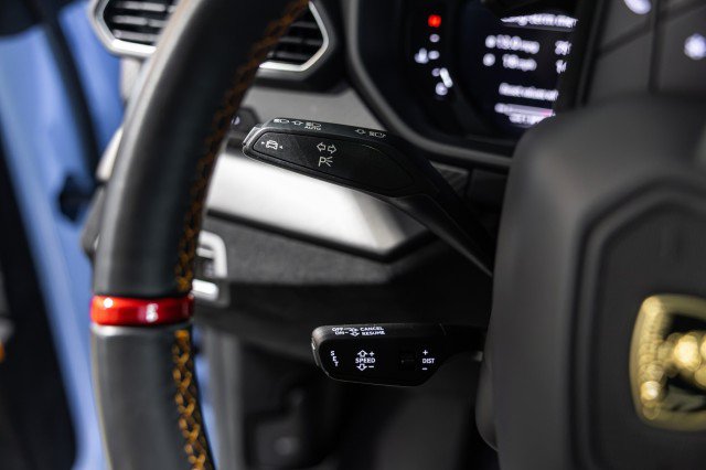 Used 2024 Lamborghini Urus Performante AWD/4WD image 41