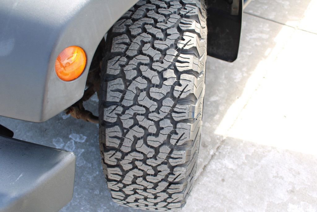 Used 2015 Jeep Wrangler Unlimited Sport w/ Mopar Black Appearance Group image 13