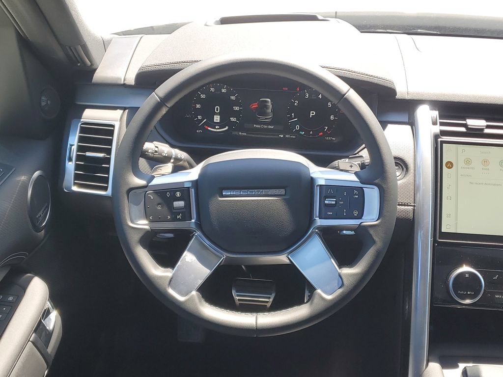 Used 2025 Land Rover Discovery Dynamic SE AWD/4WD image 30
