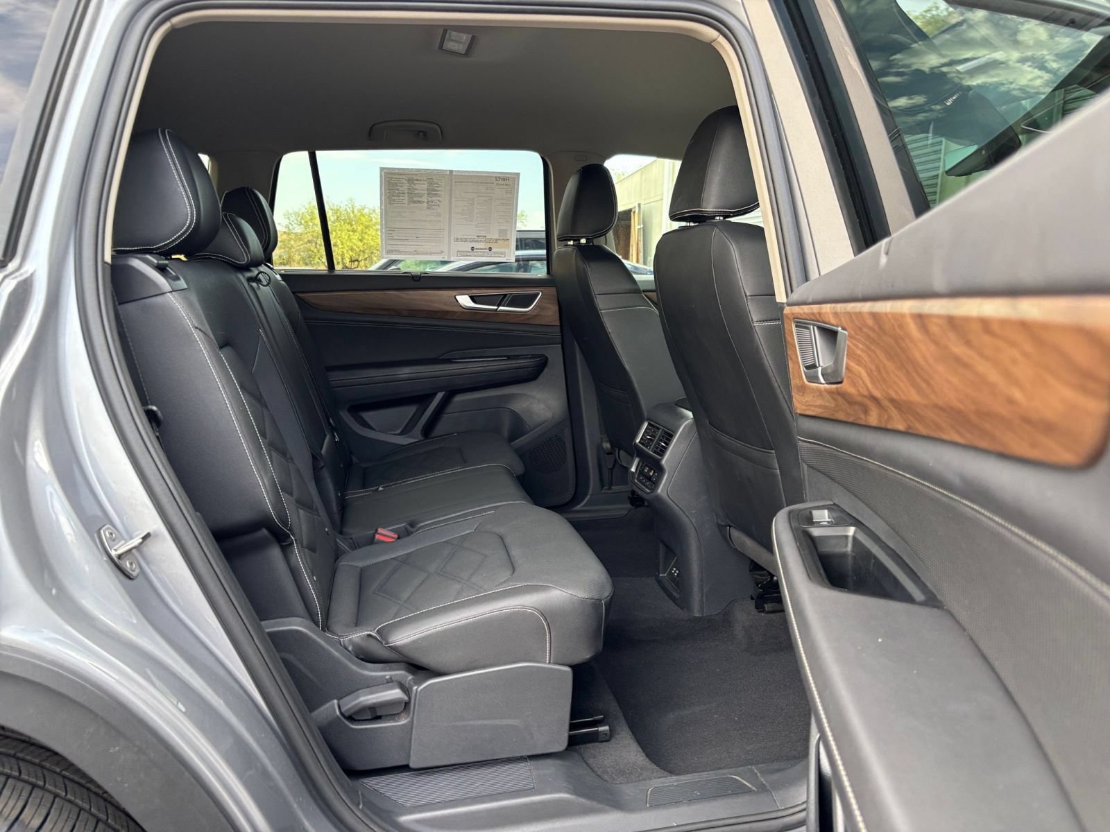Used 2026 Volkswagen Atlas SE FWD image 28