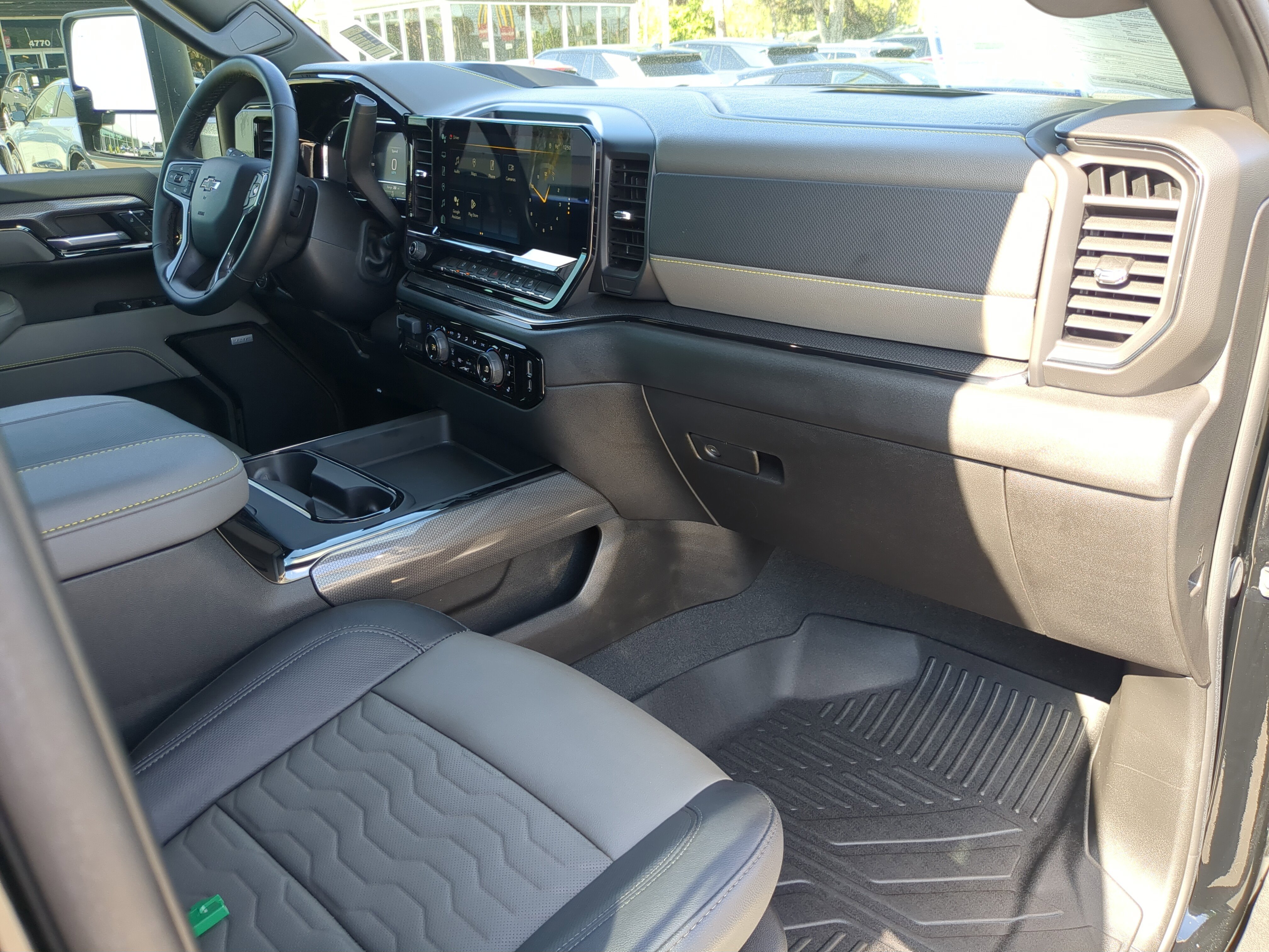 Used 2025 Chevrolet Silverado 2500 ZR2 w/ Technology Package image 11