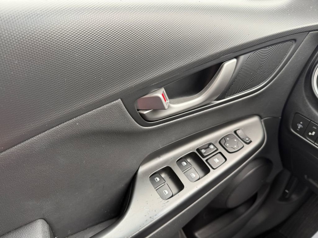 Used 2021 Hyundai Kona Ultimate w/ Cargo Package image 19