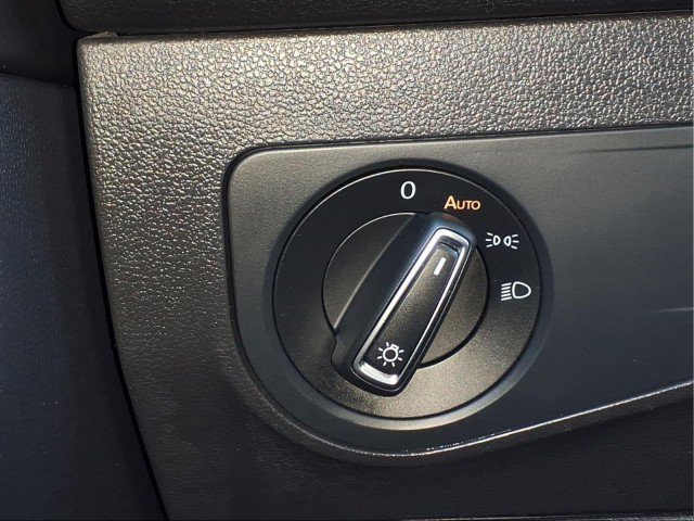 Certified 2023 Volkswagen Tiguan SE R-Line image 24