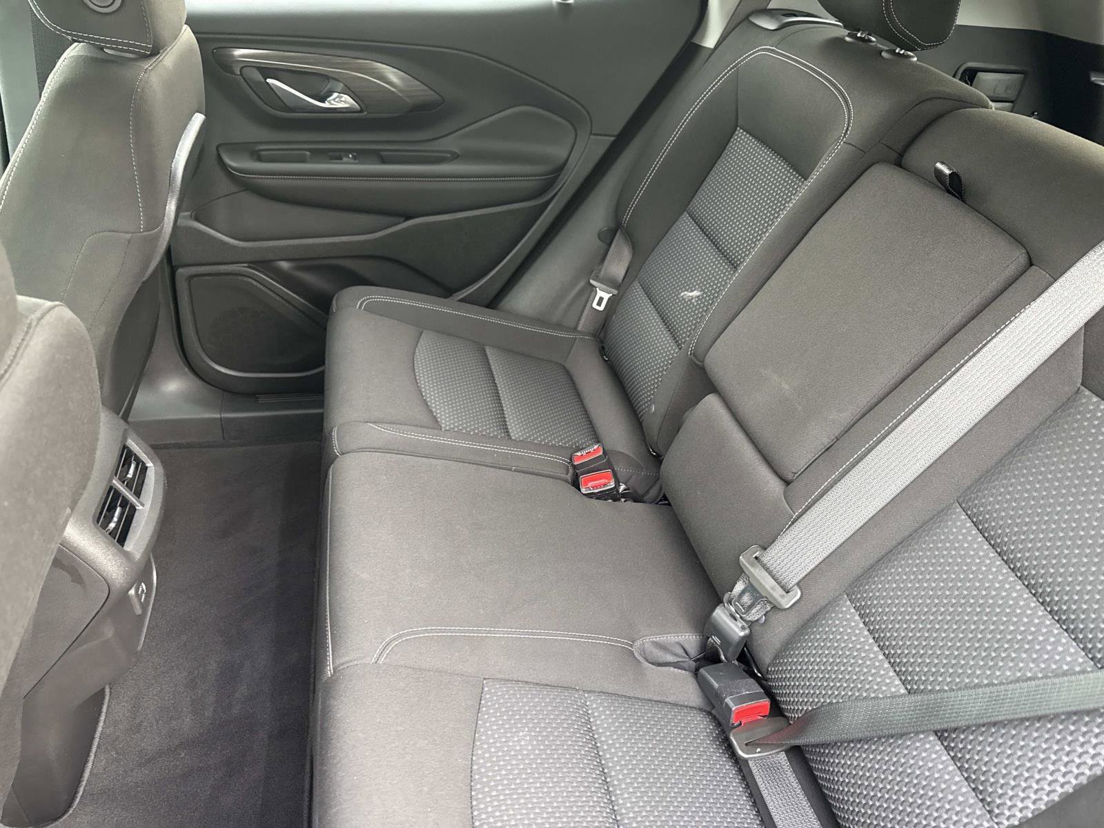 Used 2022 GMC Terrain SLE w/ Driver Convenience Package image 13