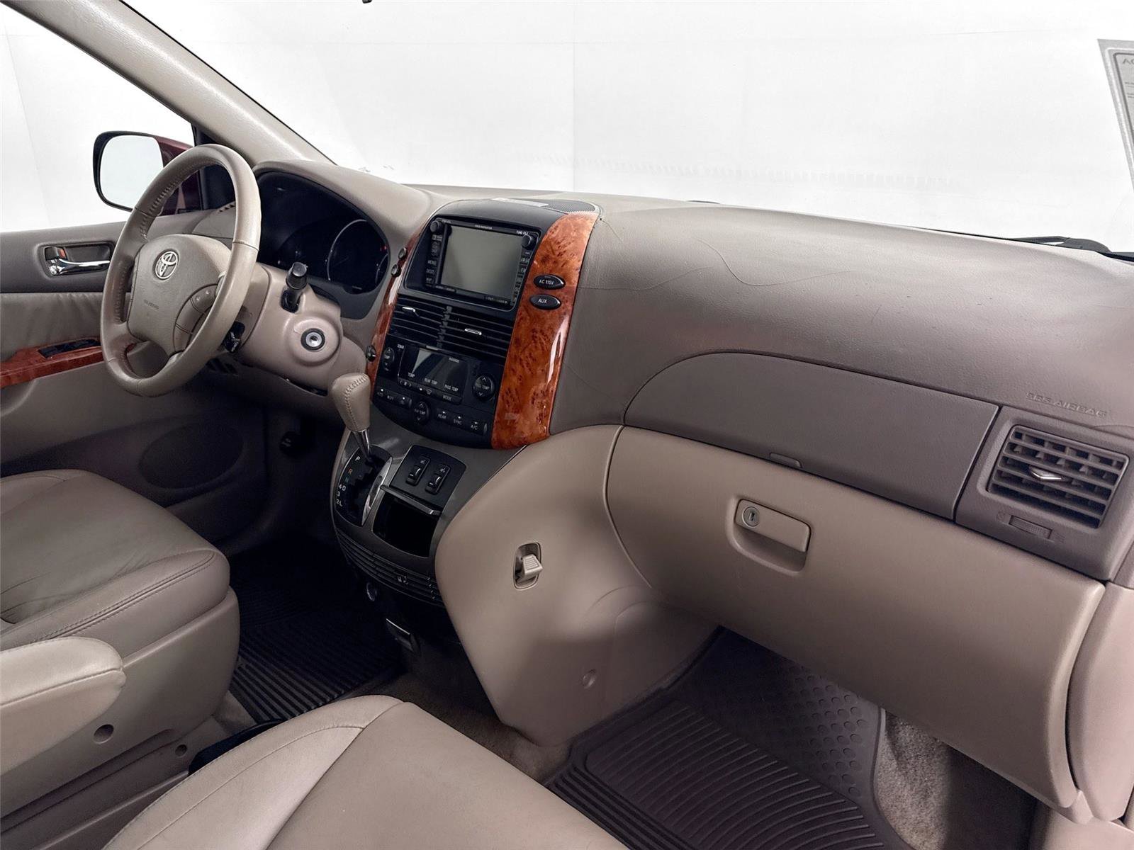 Used 2008 Toyota Sienna XLE image 41