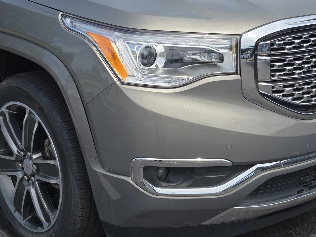 Used 2019 GMC Acadia Denali w/ Technology Package FWD image 9