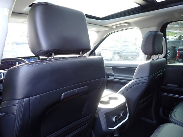 Used 2025 Ford Expedition Max Platinum image 18