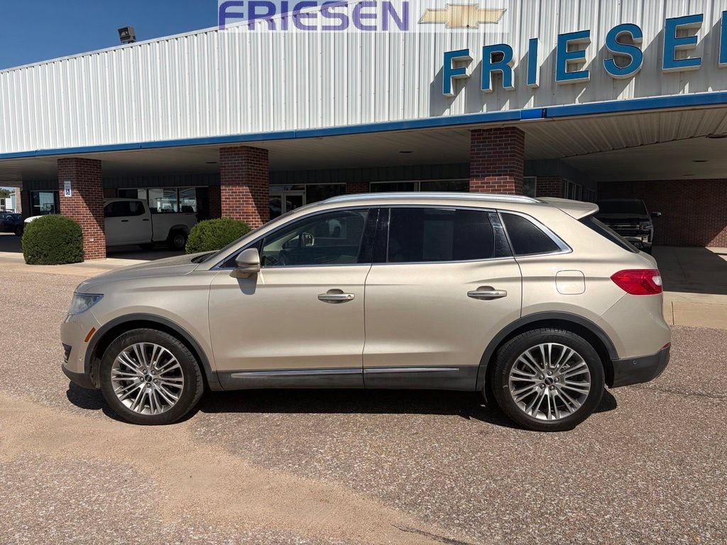 Used 2017 Lincoln MKX Reserve AWD/4WD image 2