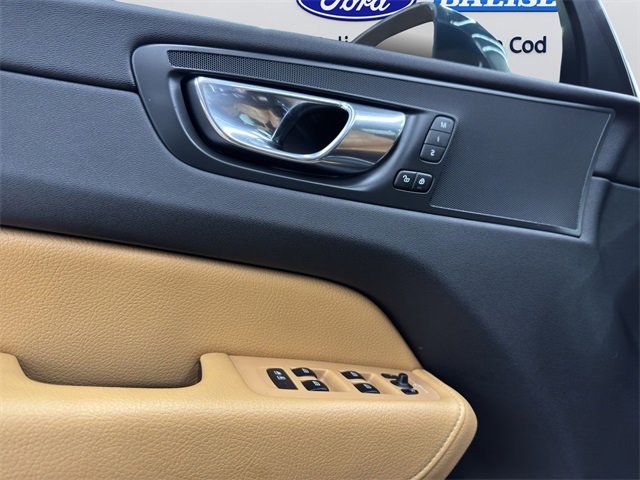 Used 2018 Volvo XC60 T5 Inscription w/ Convenience Package image 30