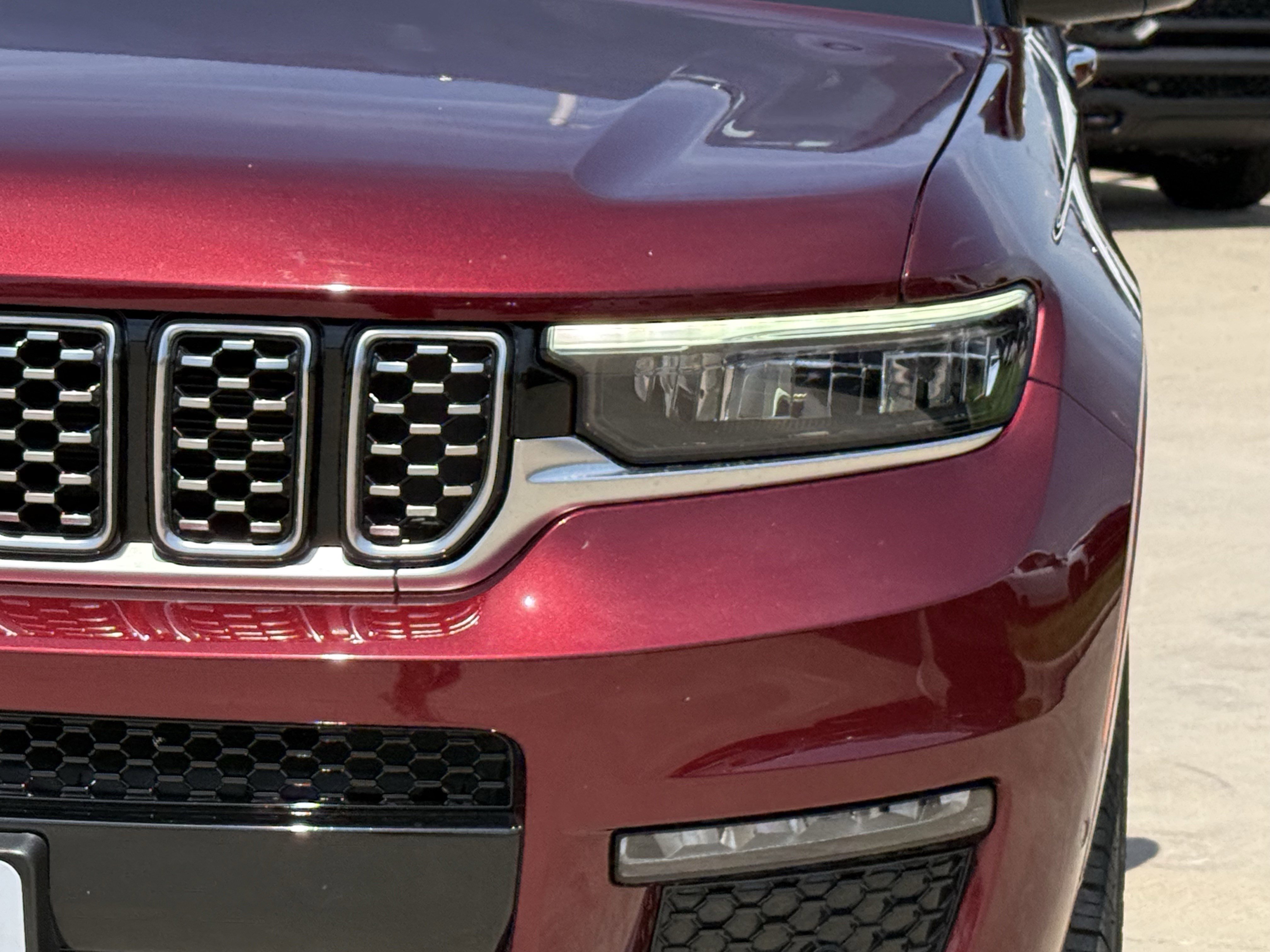 Used 2025 Jeep Grand Cherokee L Summit AWD/4WD image 12