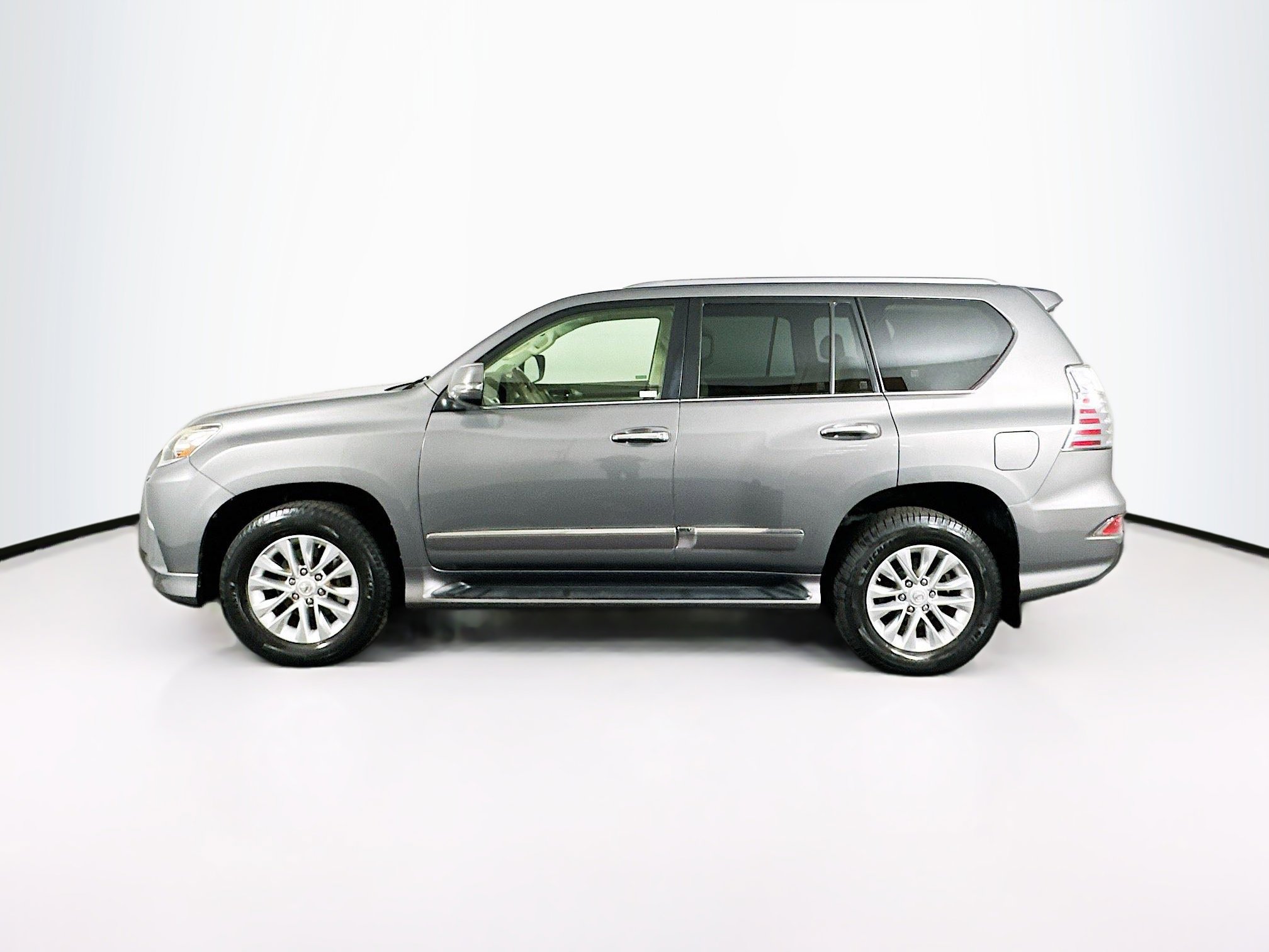 Used 2014 Lexus GX 460 image 4