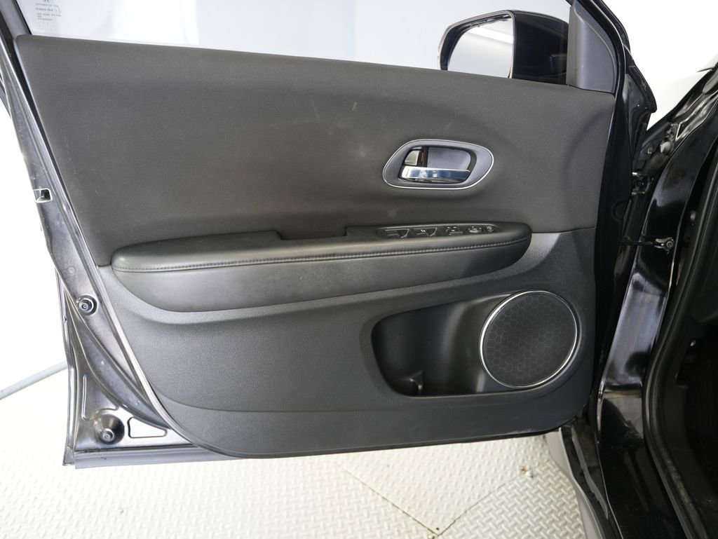 Used 2017 Honda HR-V EX image 34