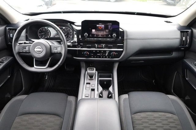 Certified 2025 Nissan Pathfinder SV FWD image 24